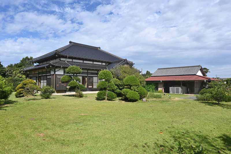 長生村中之郷　☆　３１８０万円　☆　５ＤＫ＋納屋