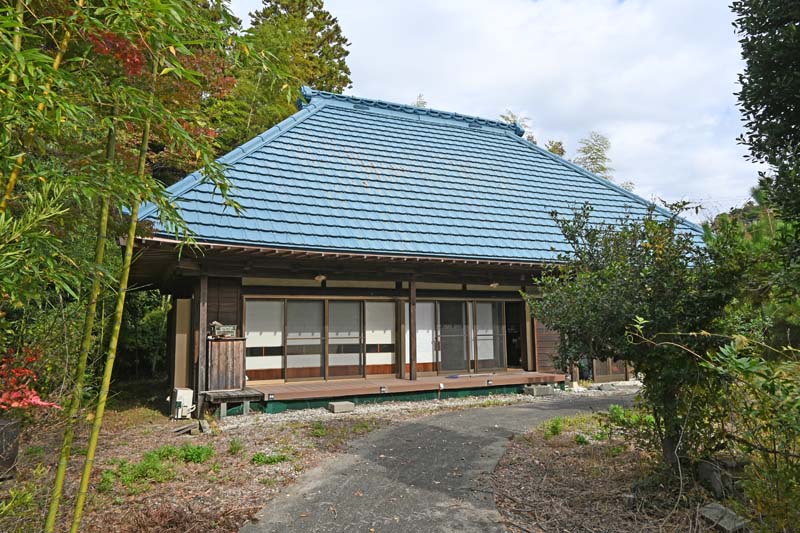 長南町水沼　☆　３３００万円　☆　古民家付き売地（８５６坪）